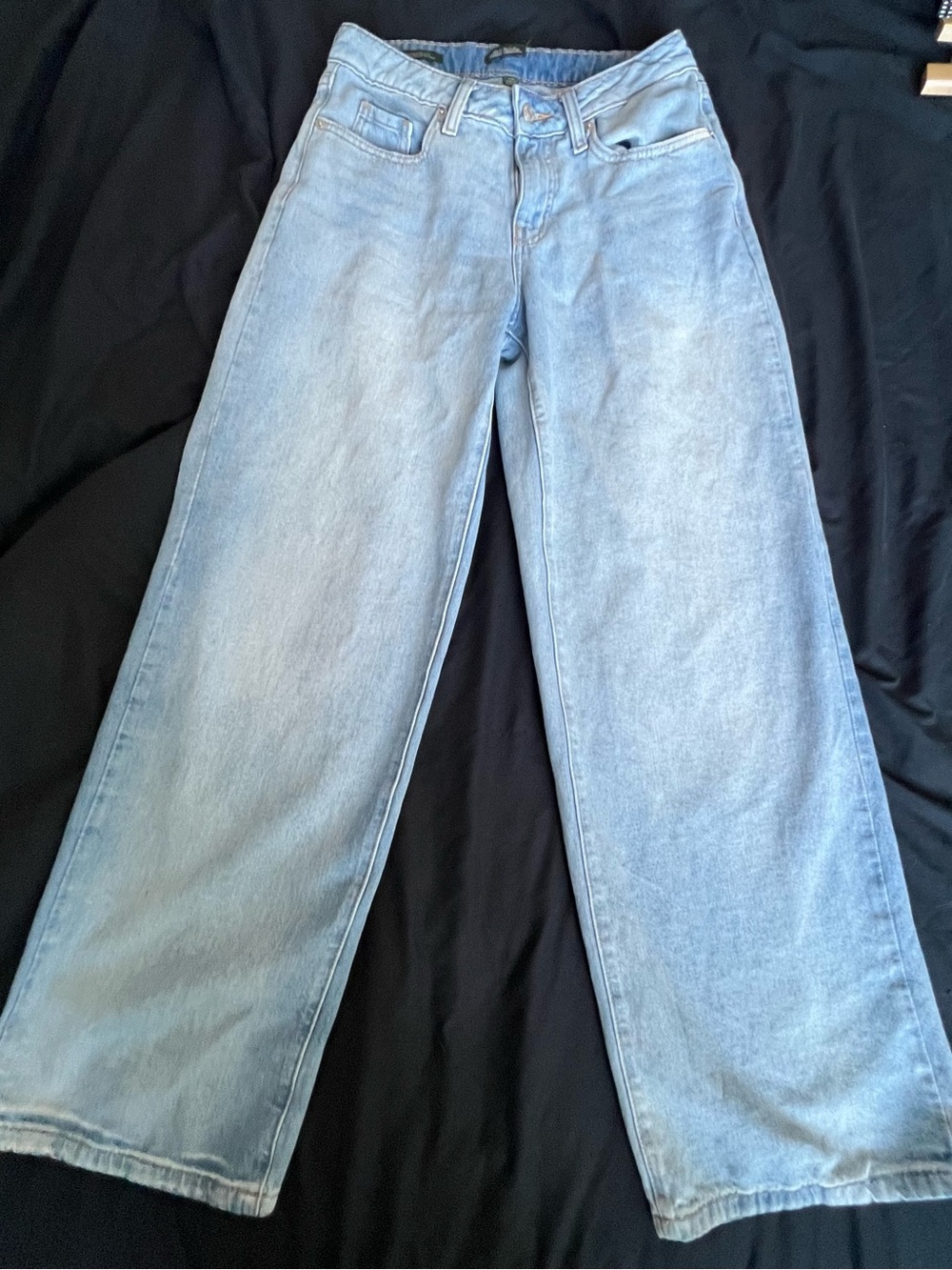 Light Wash Wide Leg Low Rise Jeans